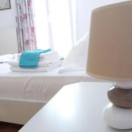 Hospitality By The Sea * פארוס